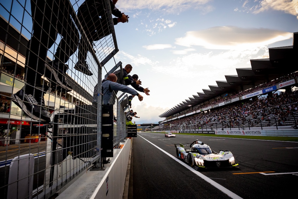 Dansk VM-podie i Japan: Mikkel Jensen sikrede trofæ på Fuji. 
(Foto:  Team Peugeot TotalEnergies)